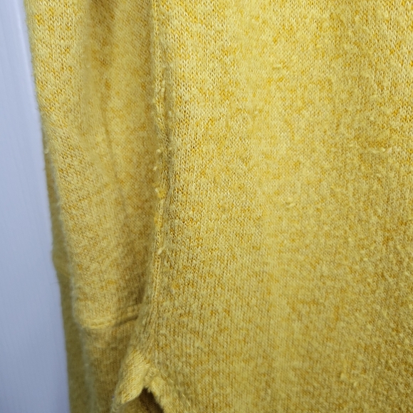 Soft lightweight Cabin Fever sweater - mustard yellow - Picture 3 of 4